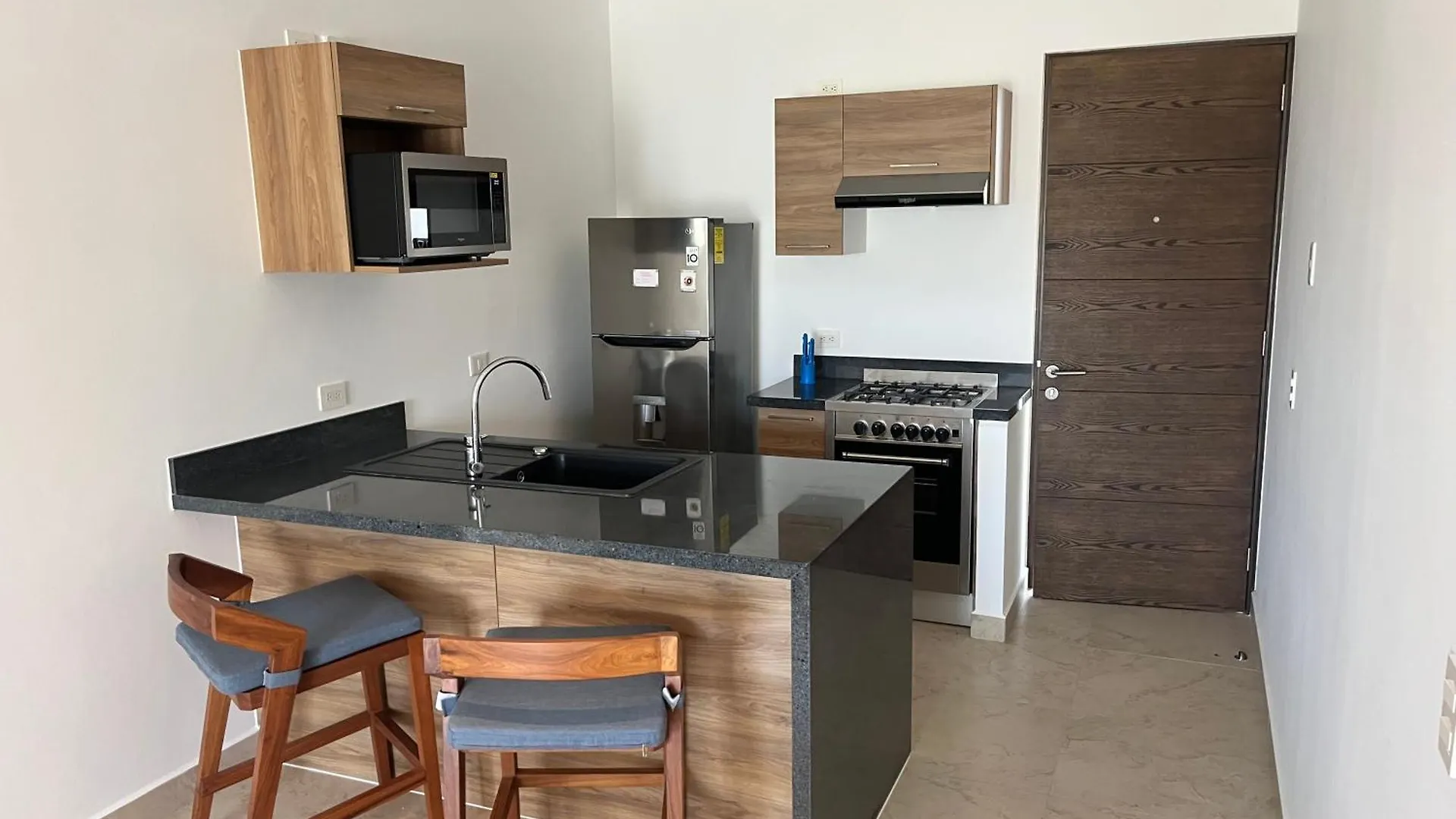 塞特纳La Selva Penthouse Gated Community公寓 公寓